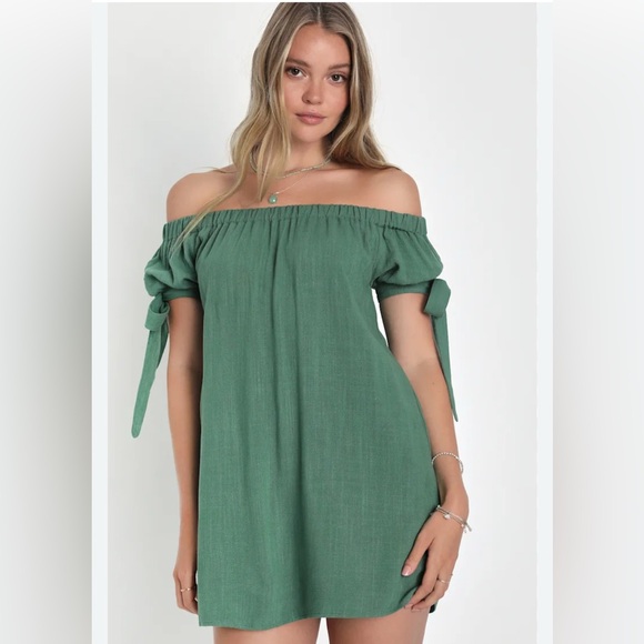 Lulus Dresses & Skirts - Lulu's Forest‎ Green Off-Shoulder dress
